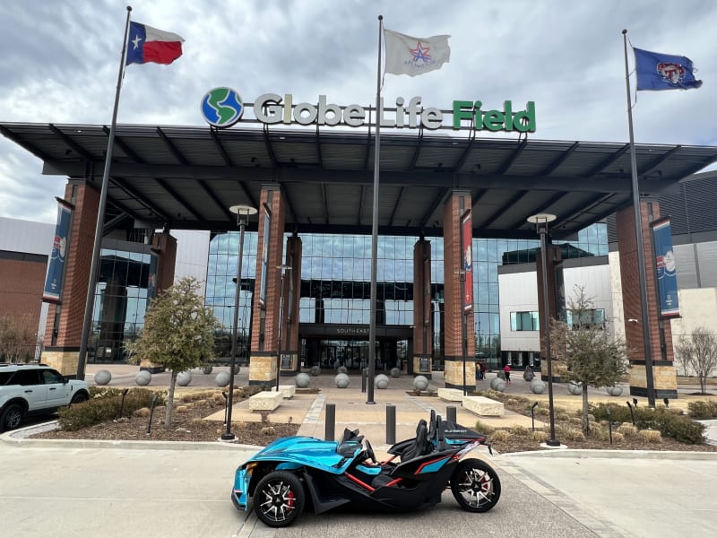 Polaris Slingshot in turn lane