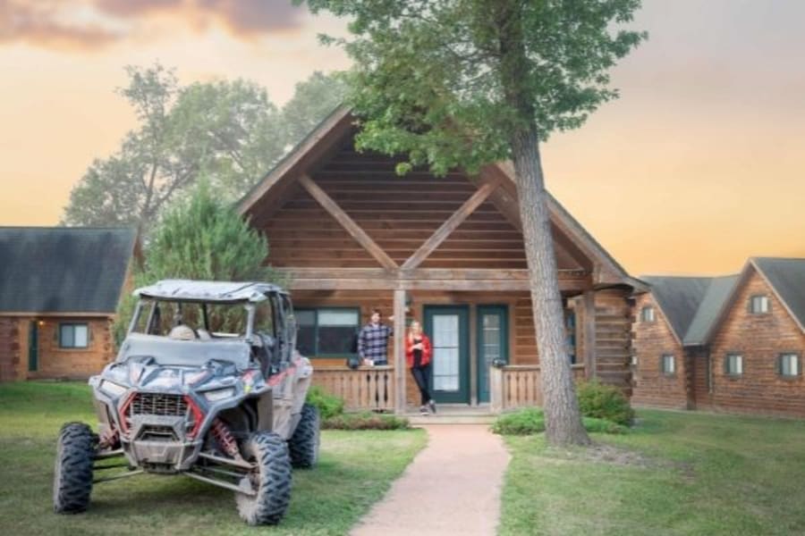 Cabin at Bear Bogging Adventure Tours