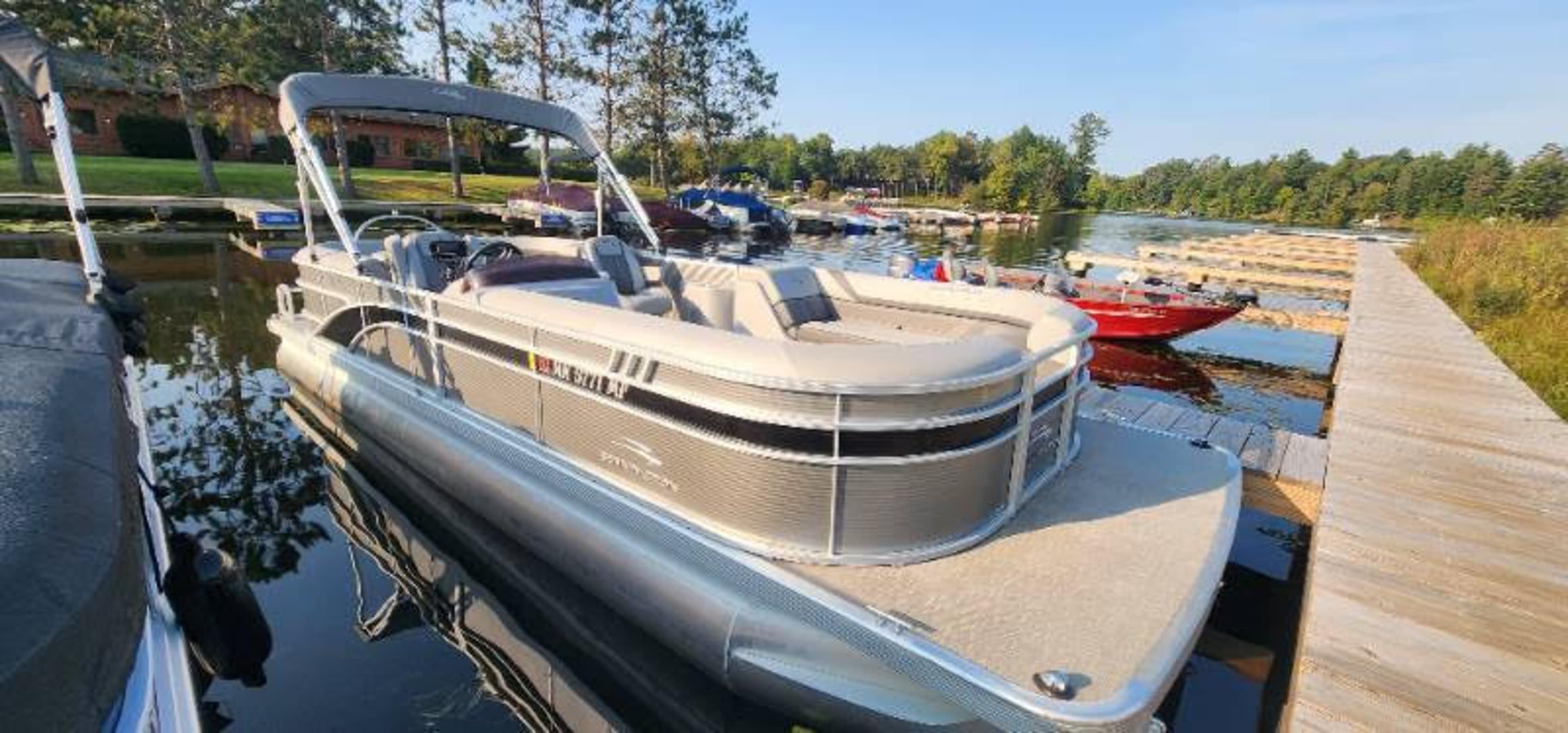 2022 Silver Bennington 25’ 115HP SSRX 