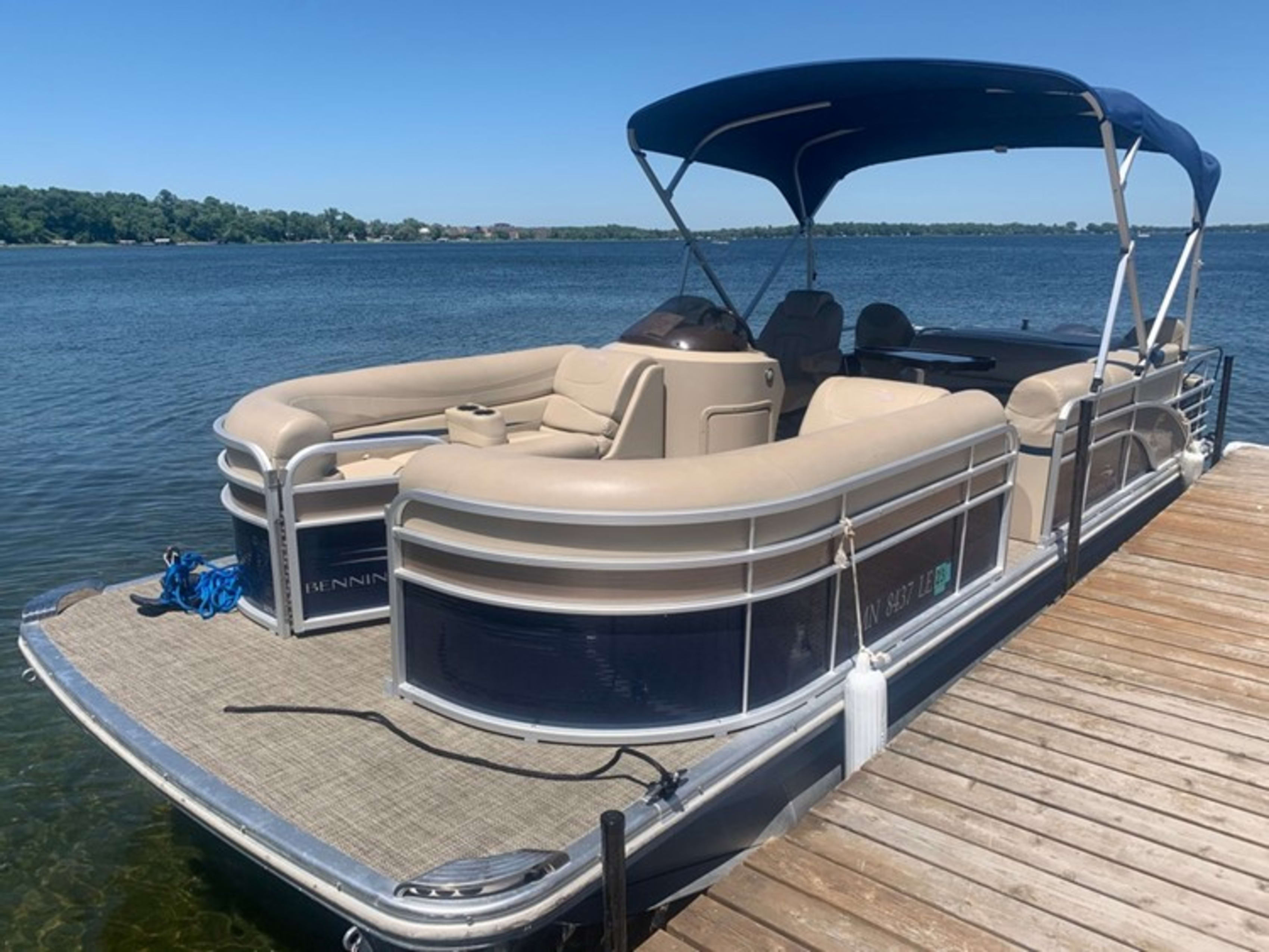 2015 Blue Bennington 24' 115HP 