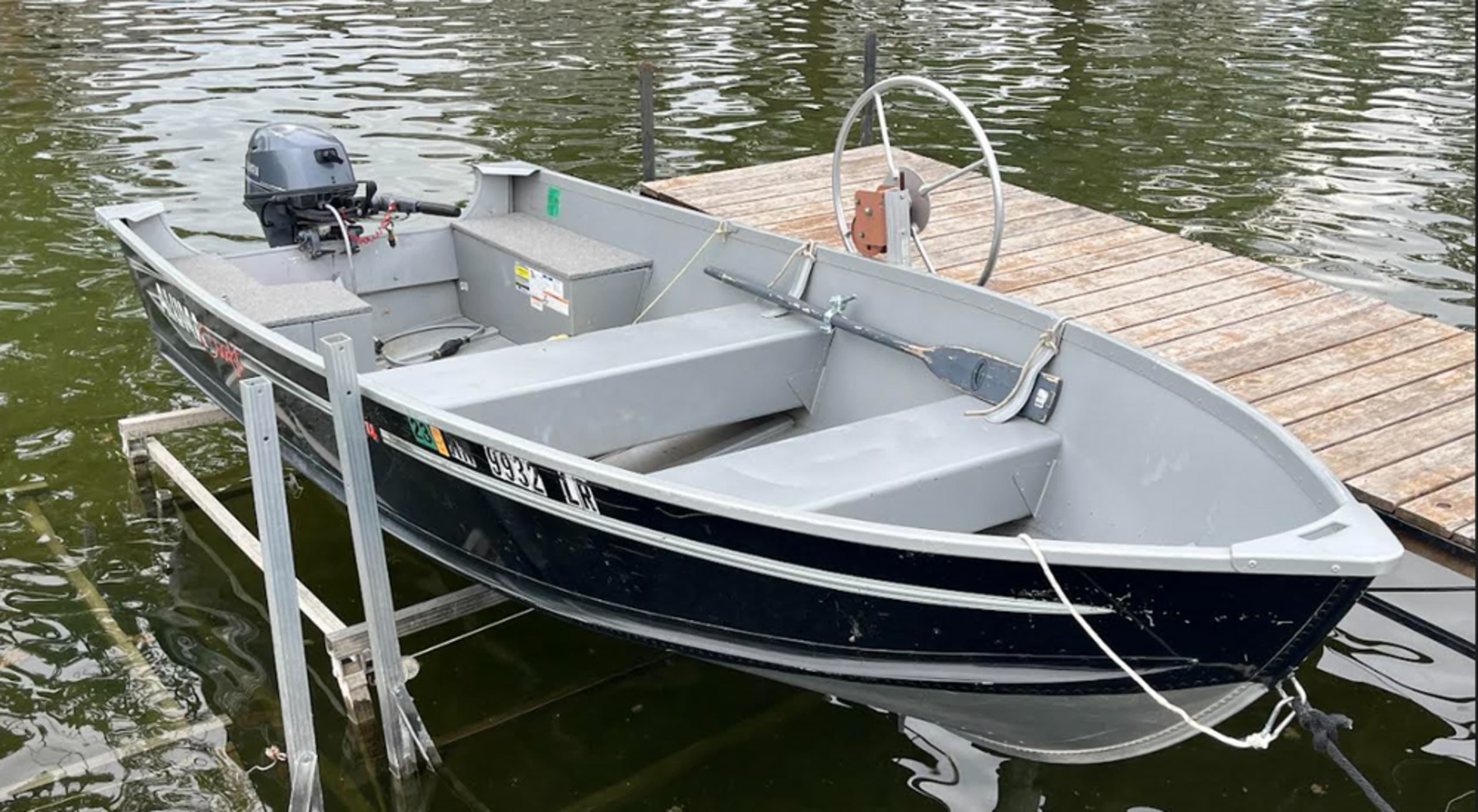15hp Aluminum Fishing Boat (Black)