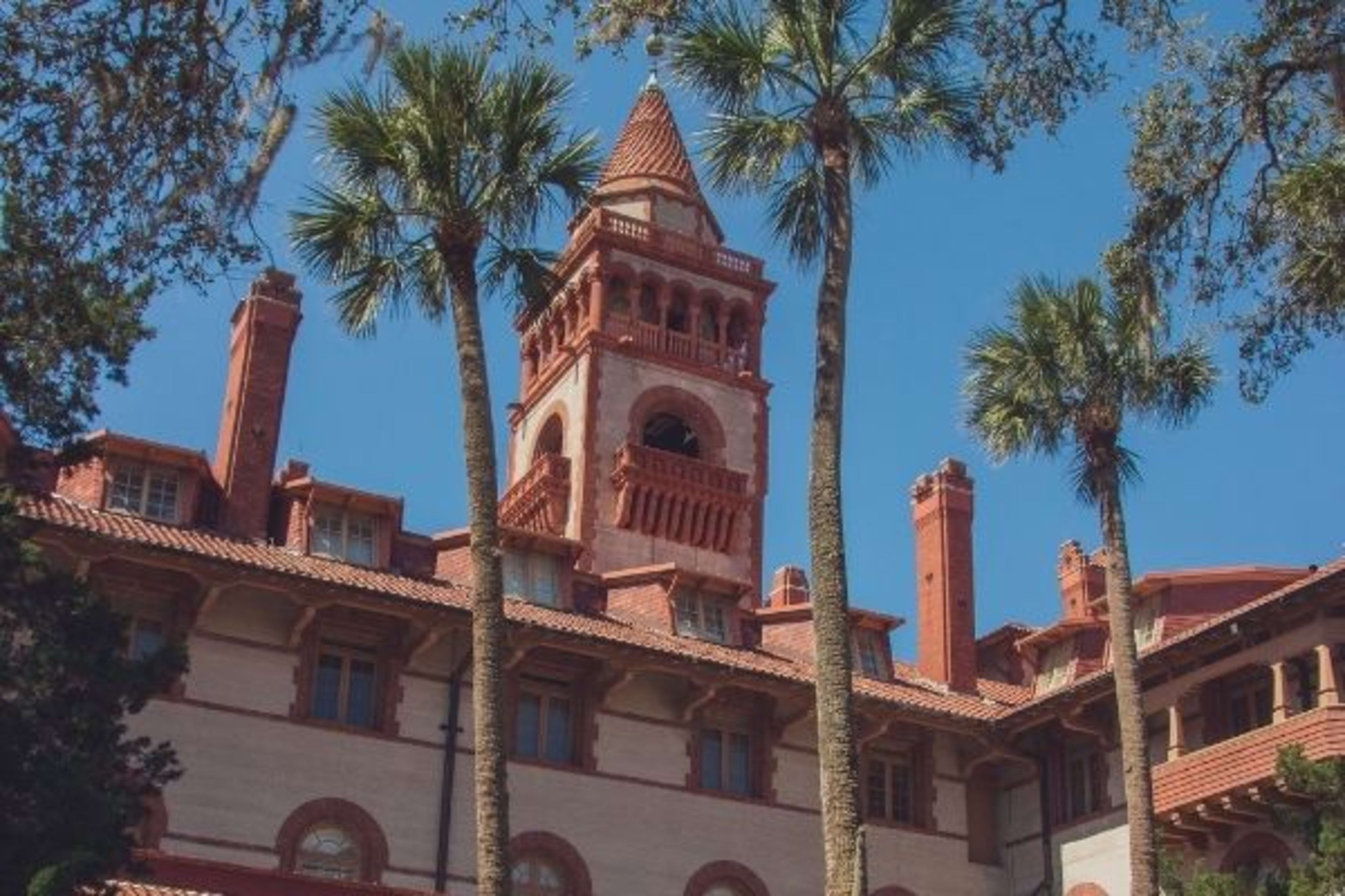 Spanish architecture in St. Petersburg, Florida